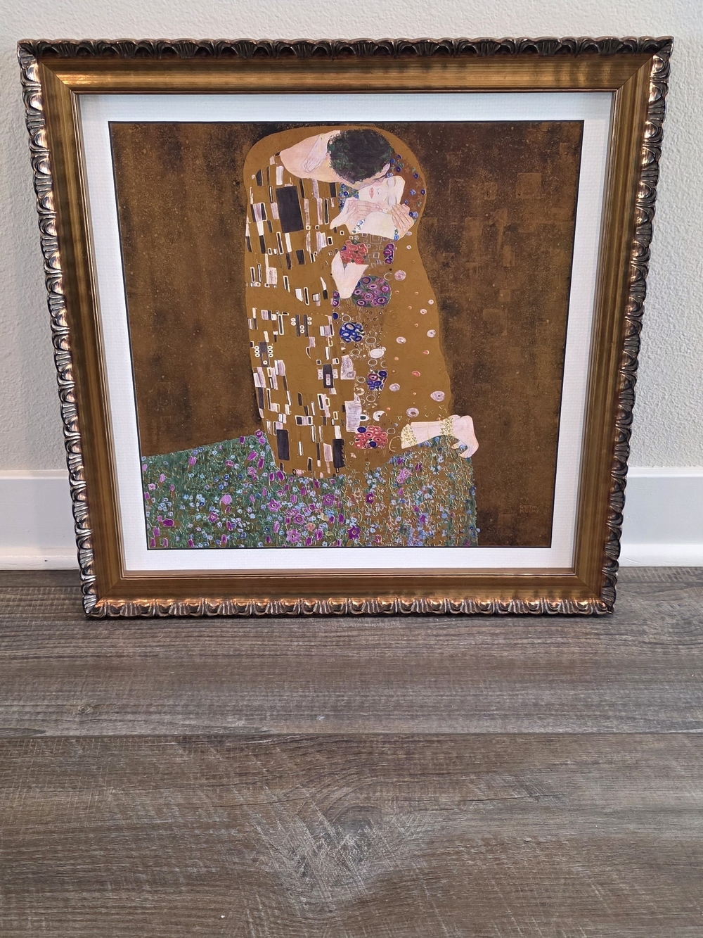 Gustav Klimt 'The Kiss' Inspired Framed Art - Gold & Floral